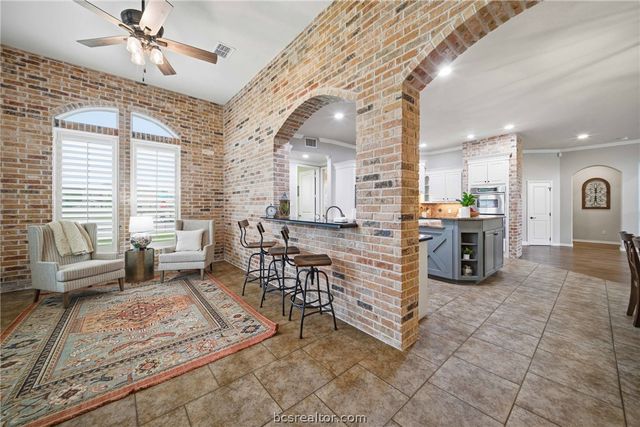 1200 Royal Adelade Drive, College Station, TX 77845