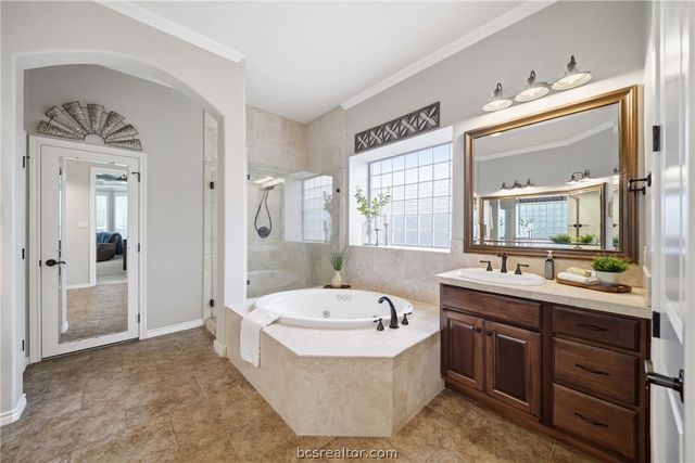 1200 Royal Adelade Drive, College Station, TX 77845