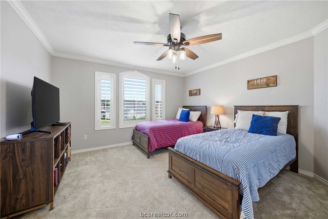 1200 Royal Adelade Drive, College Station, TX 77845