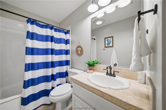1200 Royal Adelade Drive, College Station, TX 77845