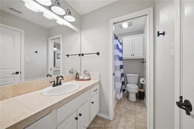 1200 Royal Adelade Drive, College Station, TX 77845
