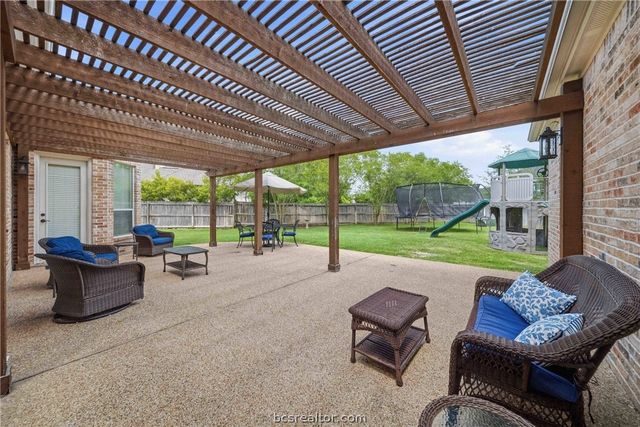 1200 Royal Adelade Drive, College Station, TX 77845