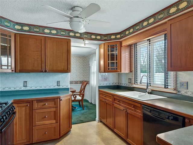 239 Southridge Drive, Greece, NY 14626