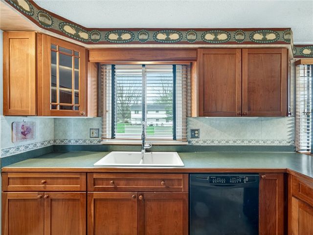 239 Southridge Drive, Greece, NY 14626