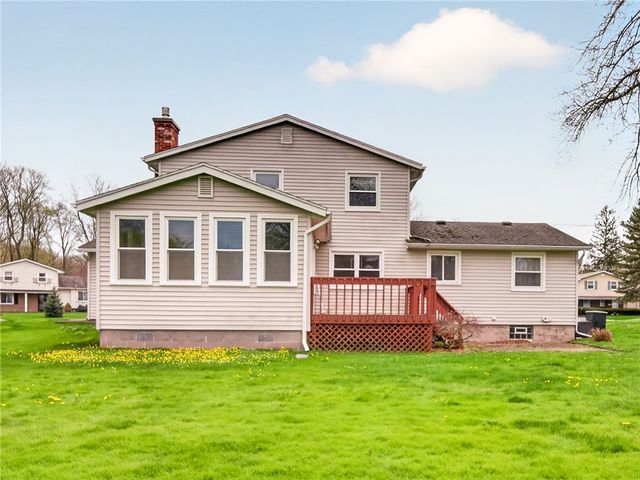 239 Southridge Drive, Greece, NY 14626