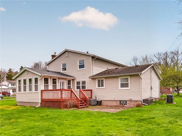 239 Southridge Drive, Greece, NY 14626