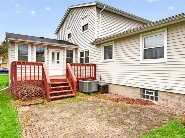 239 Southridge Drive, Greece, NY 14626