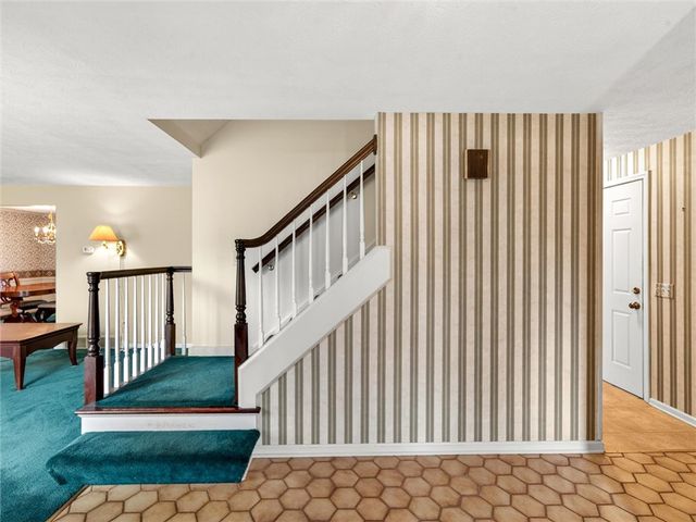 239 Southridge Drive, Greece, NY 14626
