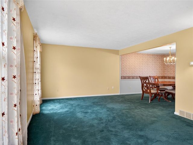 239 Southridge Drive, Greece, NY 14626