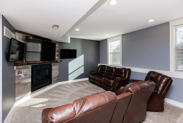 3579 NW 164th Street, Clive, IA 50325