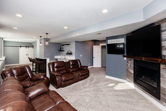 3579 NW 164th Street, Clive, IA 50325