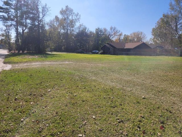 601 Earnest Carrington Sr Avenue, Cleveland, TX 77327