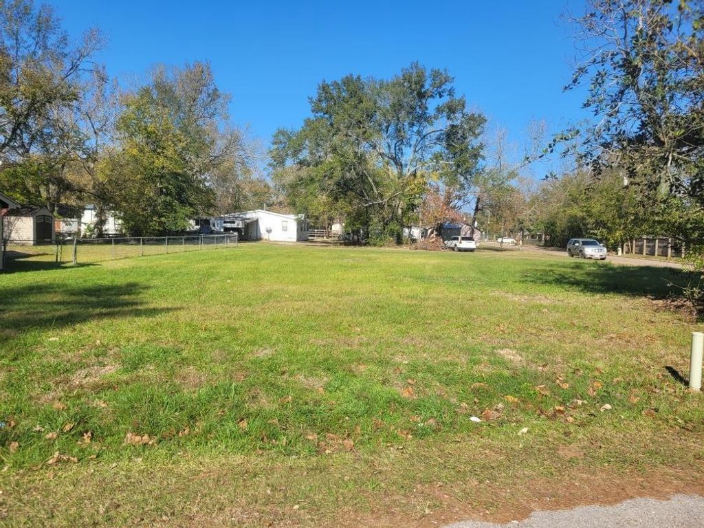 601 Earnest Carrington Sr Avenue, Cleveland, TX 77327