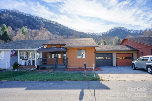 94 Market Street, Maggie Valley, NC 28751