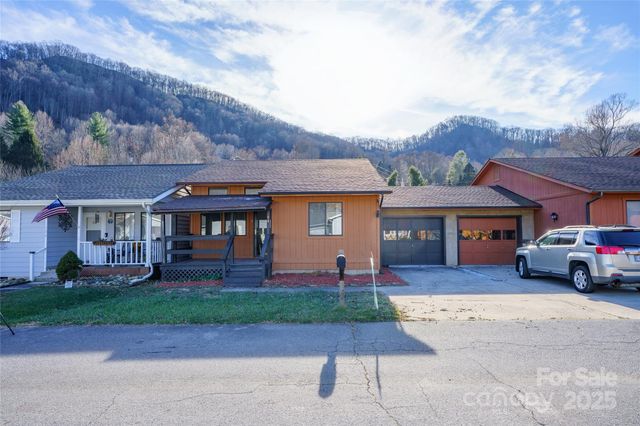 94 Market Street, Maggie Valley, NC 28751