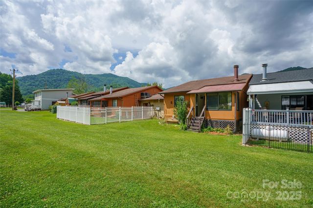 94 Market Street, Maggie Valley, NC 28751