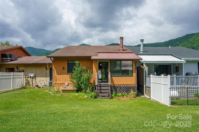 94 Market Street, Maggie Valley, NC 28751