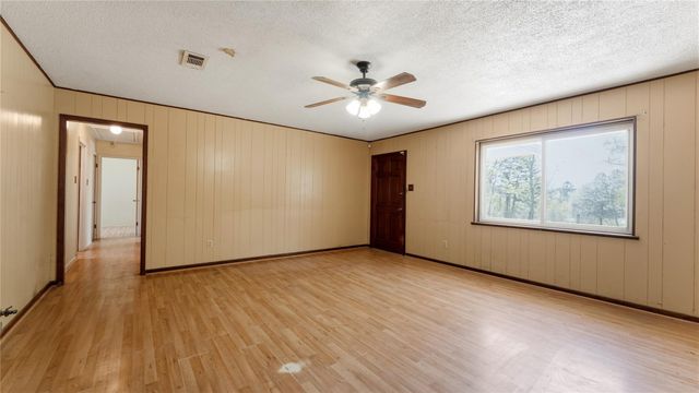 187 Watson Lake Road, Huntsville, TX 77340