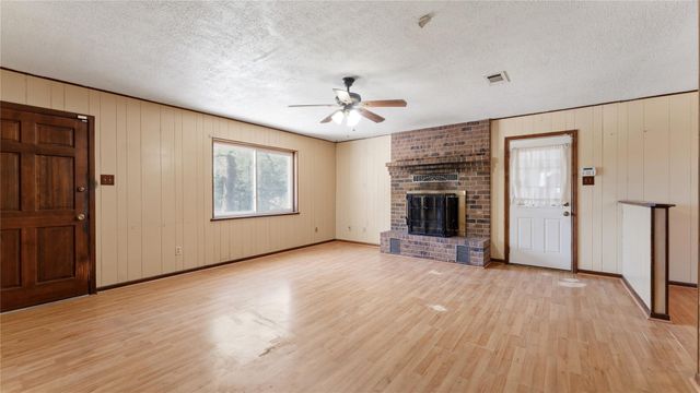 187 Watson Lake Road, Huntsville, TX 77340