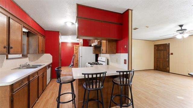 187 Watson Lake Road, Huntsville, TX 77340