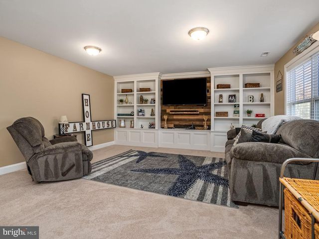5 RECTORY DR, Stafford, VA 22554