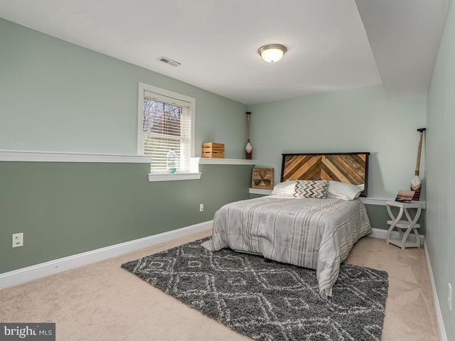 5 RECTORY DR, Stafford, VA 22554