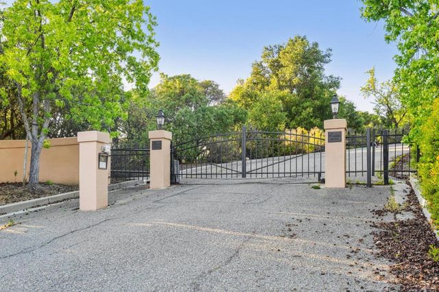 21668 Toll Gate Road, Saratoga, CA 95070
