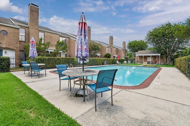 12550 Piping Rock Drive 10, Houston, TX 77077
