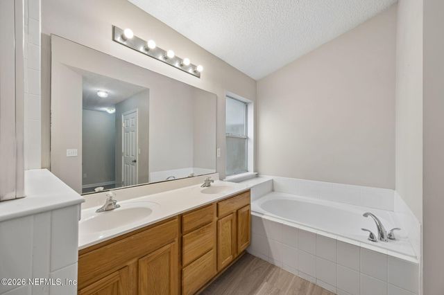 8531 LONGFORD Drive, Jacksonville, FL 32244