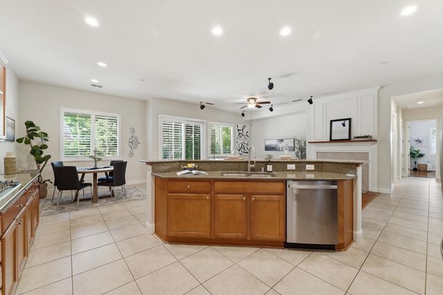 2159 Knollwood Ct, Manteca, CA 95336