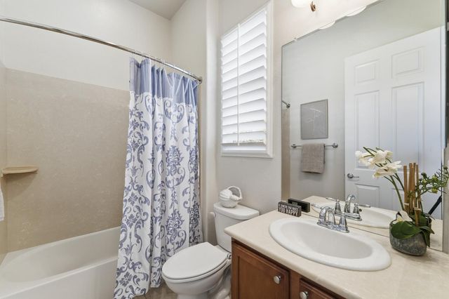 2159 Knollwood Ct, Manteca, CA 95336