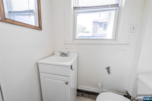 174 Phelps Avenue, Bergenfield, NJ 07621