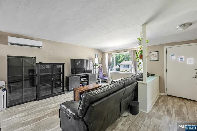 174 Phelps Avenue, Bergenfield, NJ 07621