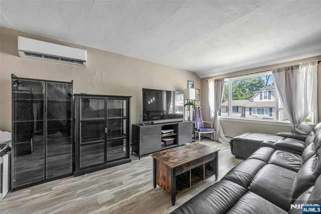 174 Phelps Avenue, Bergenfield, NJ 07621