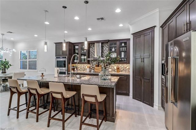 9264 Glenforest DR, Naples, FL 34120