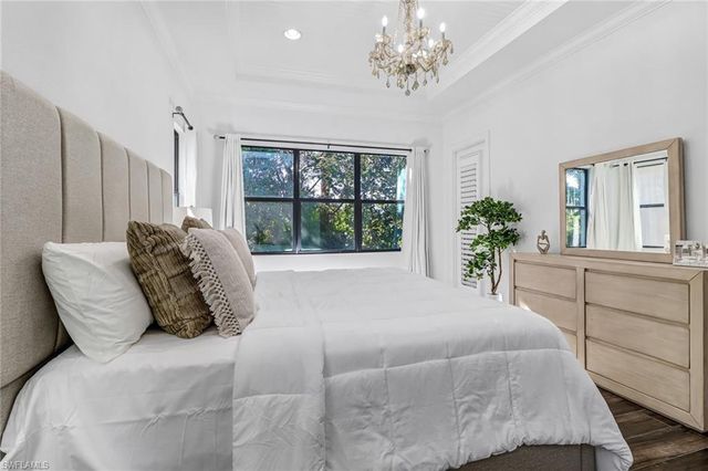 9264 Glenforest DR, Naples, FL 34120