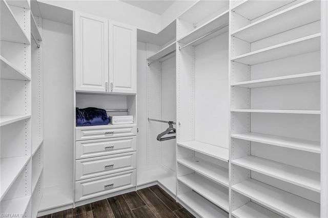 9264 Glenforest DR, Naples, FL 34120