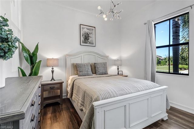 9264 Glenforest DR, Naples, FL 34120