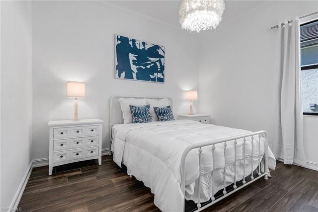 9264 Glenforest DR, Naples, FL 34120