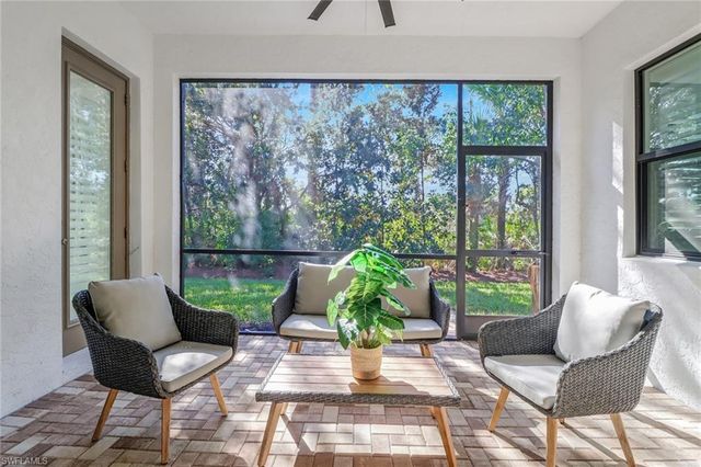 9264 Glenforest DR, Naples, FL 34120