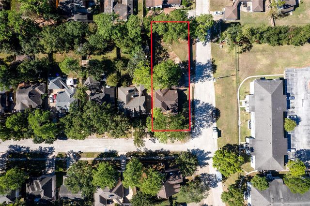 15627 Lago Villa Drive, Tomball, TX 77377