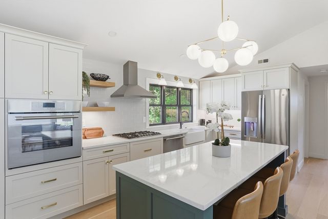 14 Temi Road, Chelmsford, MA 01824
