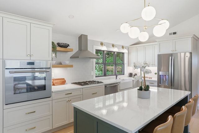 14 Temi Road, Chelmsford, MA 01824