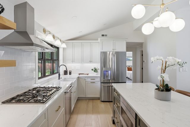 14 Temi Road, Chelmsford, MA 01824