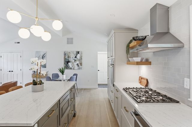14 Temi Road, Chelmsford, MA 01824