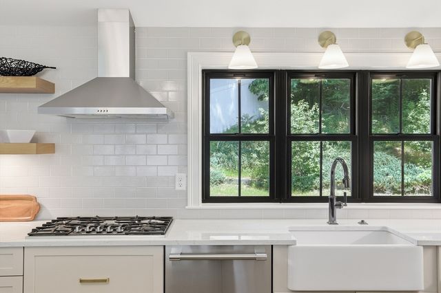 14 Temi Road, Chelmsford, MA 01824