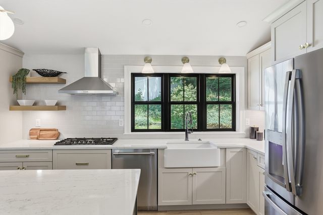 14 Temi Road, Chelmsford, MA 01824