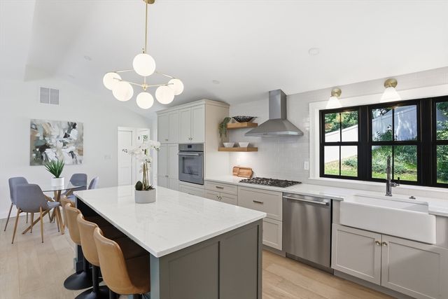 14 Temi Road, Chelmsford, MA 01824