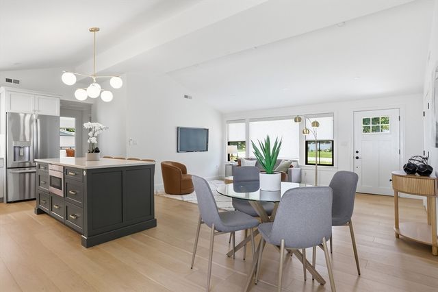 14 Temi Road, Chelmsford, MA 01824