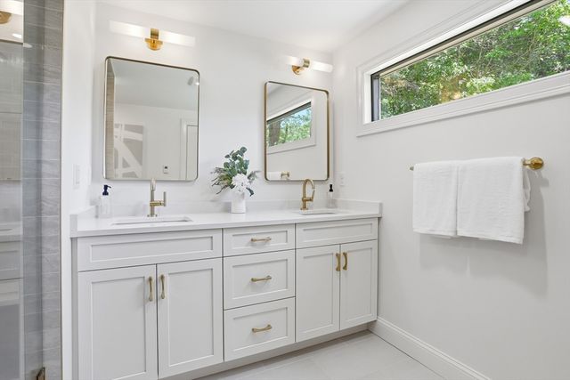14 Temi Road, Chelmsford, MA 01824